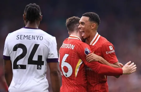 Arne Slot hết lời khen ngợi Trent Alexander-Arnold