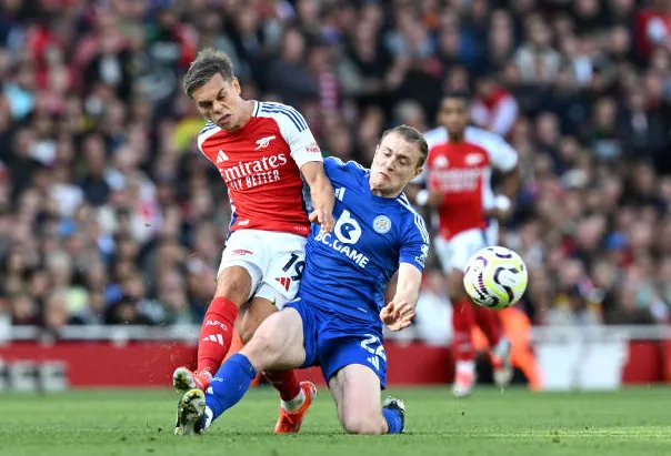 Arsenal 4-2 Leicester - Phút bù giờ khó tin