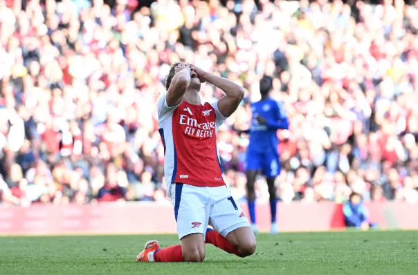 Arsenal 4-2 Leicester - Phút bù giờ khó tin