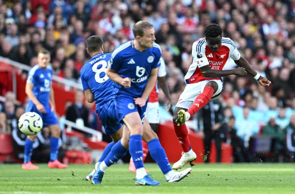 Arsenal 4-2 Leicester - Phút bù giờ khó tin