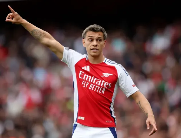 Người hùng Leandro Trossard nói gì sau trận thắng thót tim của Arsenal?