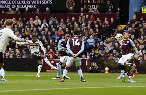 Aston Villa 0-0 Man Utd - Thừa thẻ, thiếu lửa