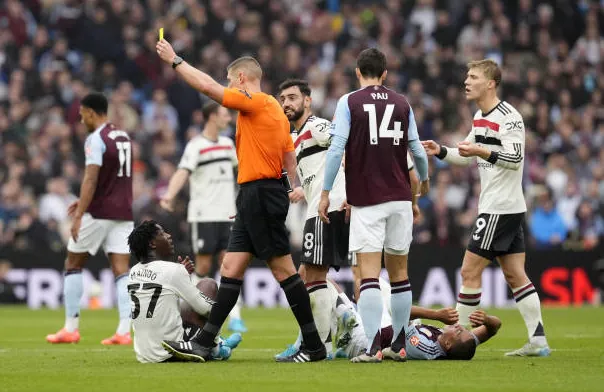 Aston Villa 0-0 Man Utd - Thừa thẻ, thiếu lửa