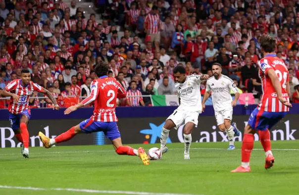 Atletico 1-1 Real Madrid - Cầm vàng lại để vàng rơi