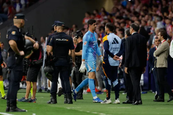 Atletico 1-1 Real Madrid - Cầm vàng lại để vàng rơi