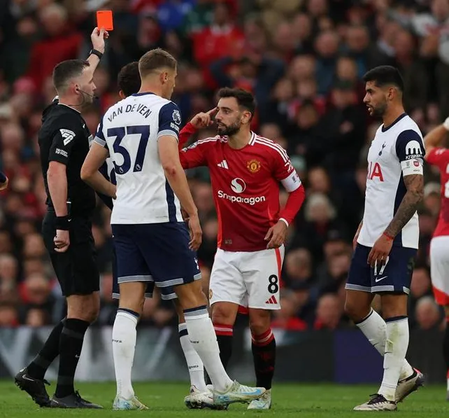 Bruno Fernandes lên tiếng sau tấm thẻ đỏ trước Tottenham