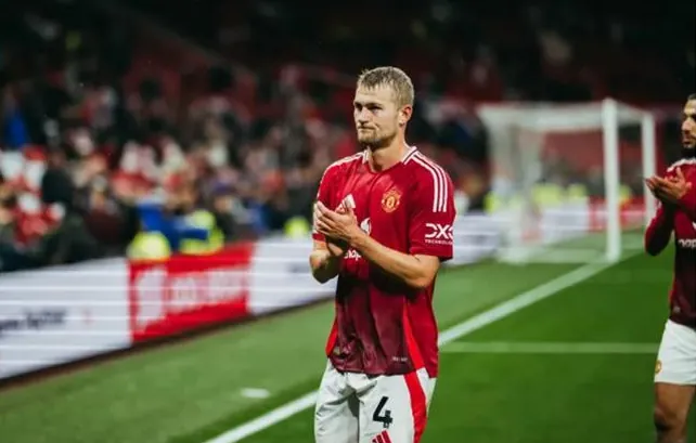 De Ligt bị chỉ trích vì không biết giữ vị trí trước Tottenham