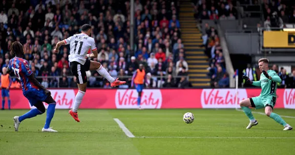 Crystal Palace 0-1 Liverpool - Củng cố ngôi đầu