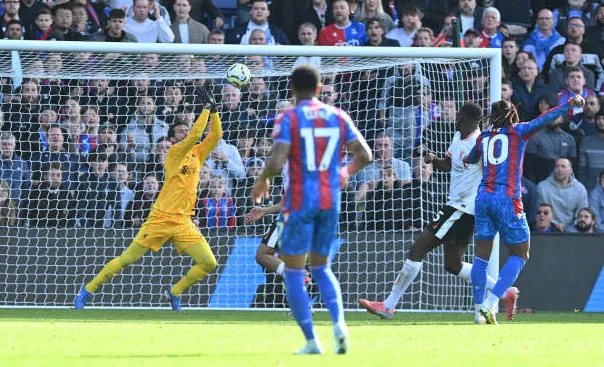 Crystal Palace 0-1 Liverpool - Củng cố ngôi đầu