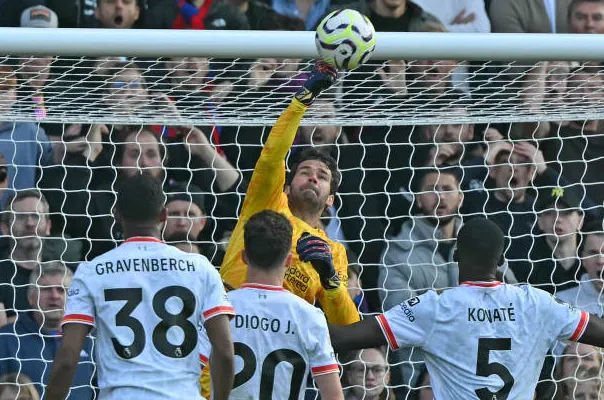 Crystal Palace 0-1 Liverpool - Củng cố ngôi đầu