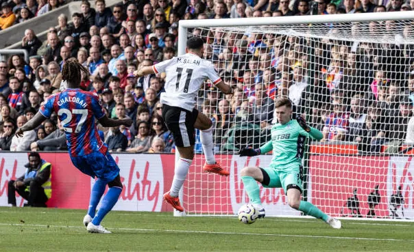 Crystal Palace 0-1 Liverpool - Củng cố ngôi đầu