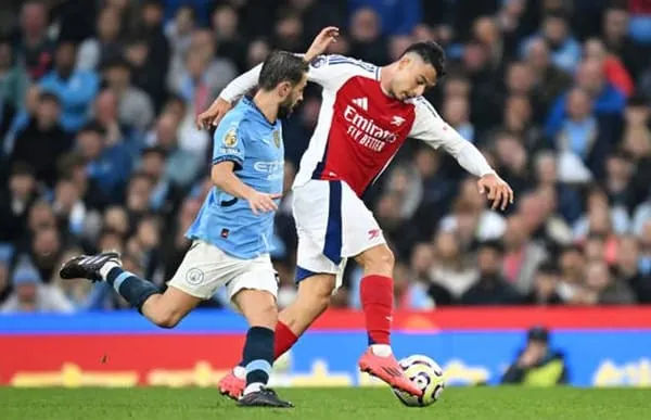 Dàn sao Man City không hài lòng với cách thi đấu của Arsenal