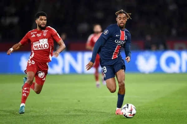 Dembele bùng nổ, PSG ngược dòng hạ gục Brest