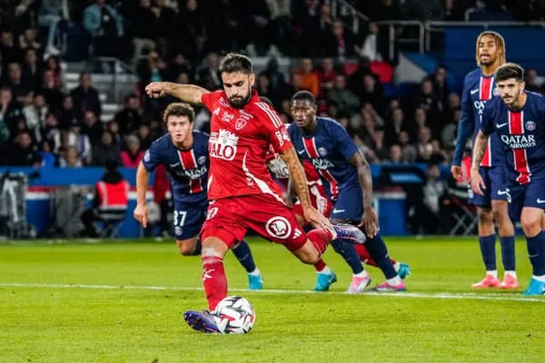 Dembele bùng nổ, PSG ngược dòng hạ gục Brest