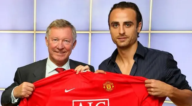 Dimitar Berbatov tiết lộ chuyện đuổi cổ Man City khi được MU quan tâm