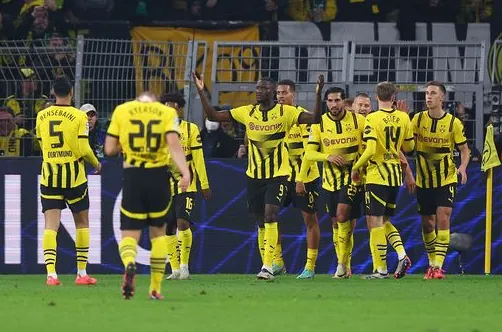 Dortmund thắng kỷ lục ở sân chơi Champions League