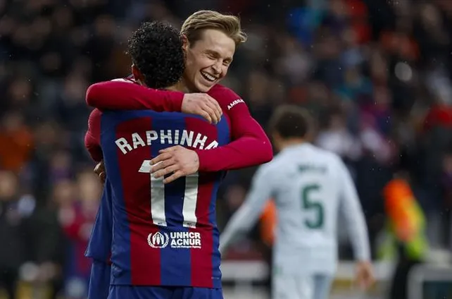 Hansi Flick xác nhận Frenkie de Jong sẵn sàng trở lại thi đấu