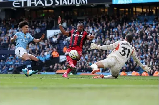 Michael Owen và Ian Wright chỉ ra lý do khiến Fulham thua Man City