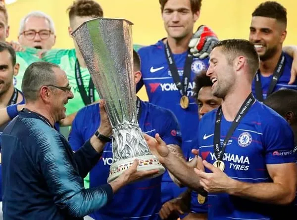 Gary Cahill tiết lộ chuyện mê tín của HLV Maurizio Sarri