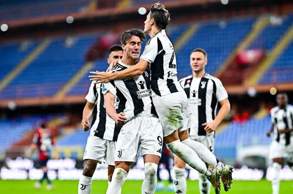 Vlahovic lập cú đúp, Juventus chiếm ngôi đầu Serie A