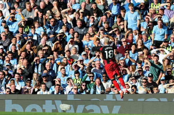 Haaland lại tịt ngòi, Man City thắng nhọc Fulham