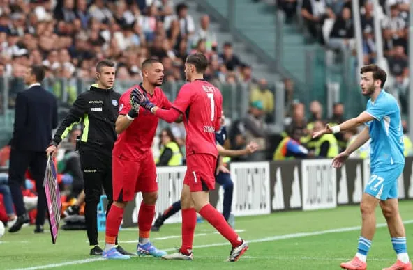 Juventus 0-0 Napoli: Conte mất ngôi đầu