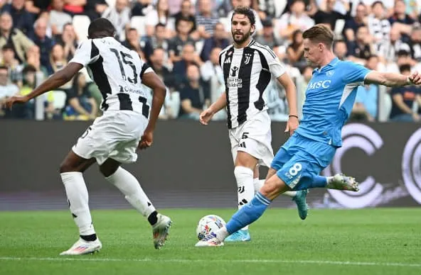 Juventus 0-0 Napoli: Conte mất ngôi đầu