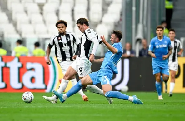 Juventus 0-0 Napoli: Conte mất ngôi đầu