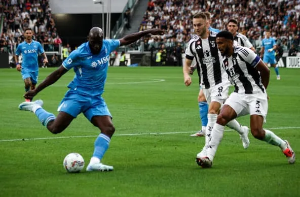 Juventus 0-0 Napoli: Conte mất ngôi đầu