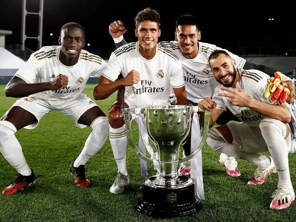 6 khoảnh khắc đáng nhớ nhất sự nghiệp của Varane