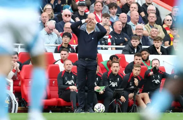 Liverpool 0-1 Nottingham: Slot vỡ mộng