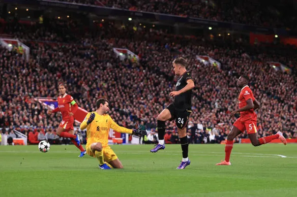 Liverpool 2-0 Bologna - Kỉ lục mới của Salah