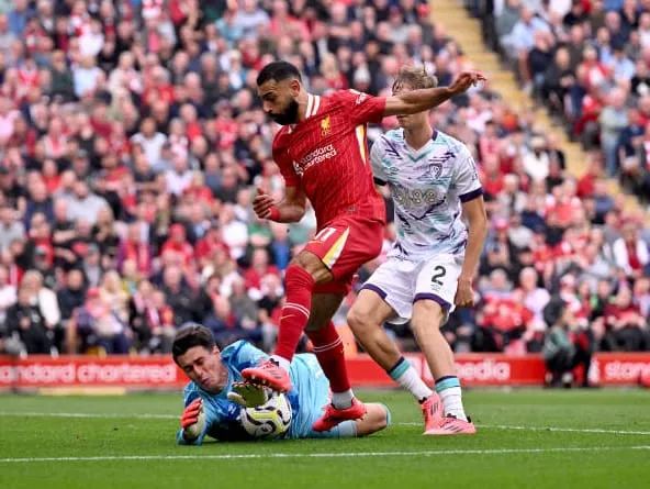 Liverpool 3-0 Bournemouth: Gửi lửa tới Etihad