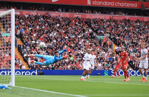 Liverpool 3-0 Bournemouth: Gửi lửa tới Etihad