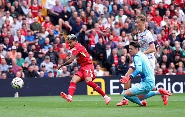 Liverpool 3-0 Bournemouth: Phong độ đỉnh nóc của Luis Diaz