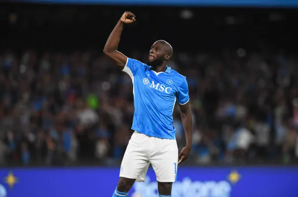 Lukaku bùng nổ, Napoli xây chắc ngôi đầu Serie A