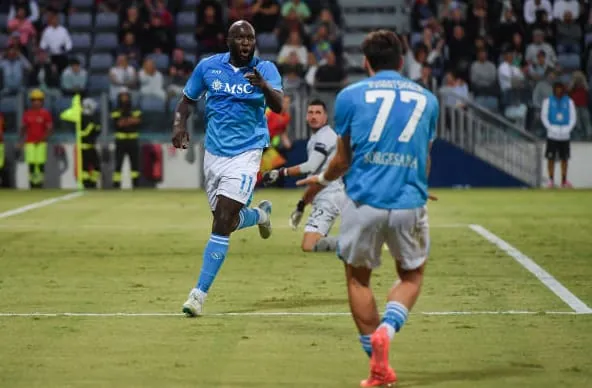 Lukaku lại tỏa sáng, Napoli thắng trận thứ 3 liên tiếp