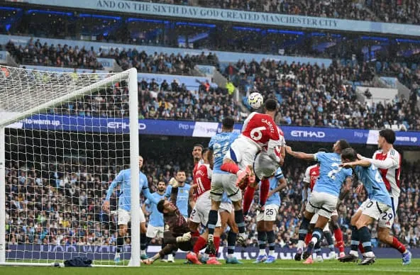 Man City 2-2 Arsenal: Vàng rơi phút 98