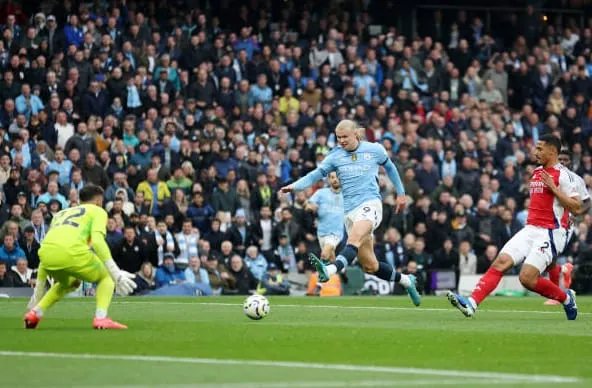 Man City 2-2 Arsenal: Vàng rơi phút 98