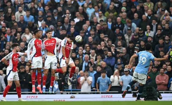 Man City 2-2 Arsenal: Vàng rơi phút 98