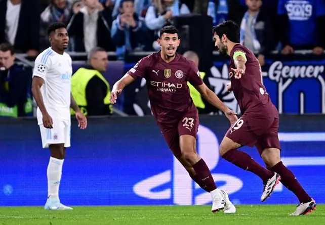 Man City cân bằng thành tích với MU ở đấu trường Champions League