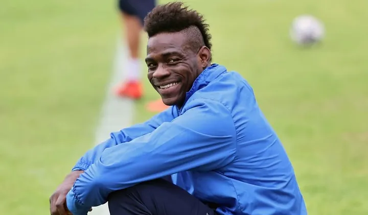 Balotelli sắp thoát cảnh thất nghiệp