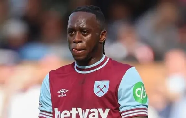 Michael Owen chỉ trích West Ham vì chiêu mộ Aaron Wan-Bissaka