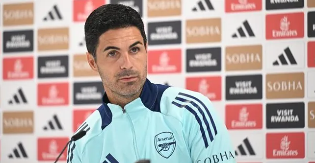 Mikel Arteta phản ứng khi lối chơi của Arsenal bị gọi là ma thuật đen