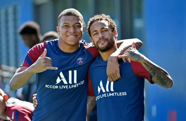 Neymar cảnh báo các cầu thủ Real về Mbappe