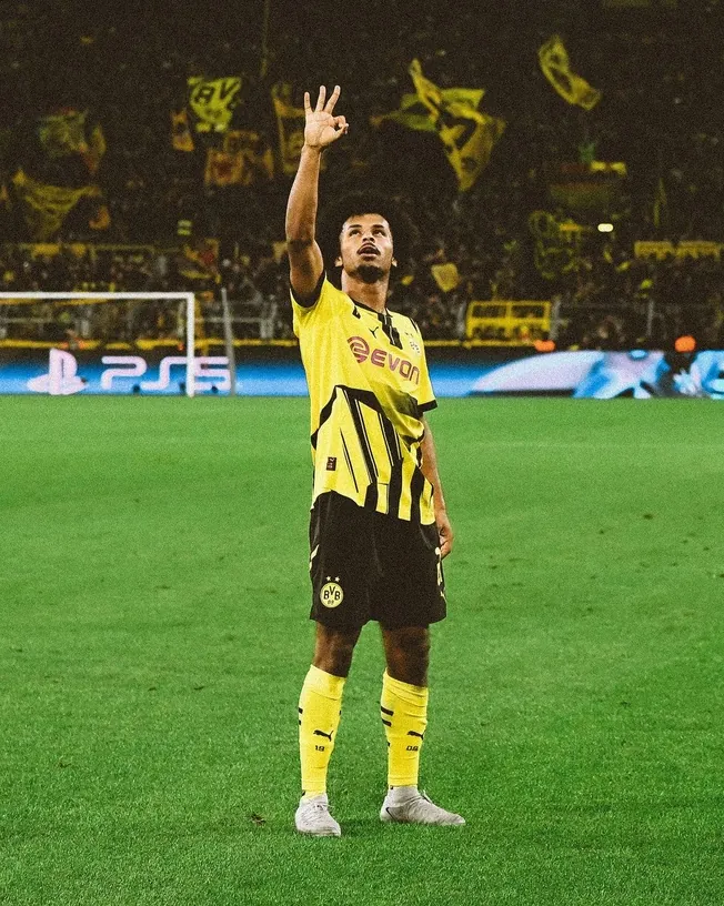 Bức ảnh hơn nghìn lời nói trong ngày Dortmund thắng đậm