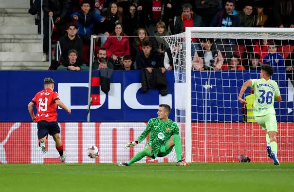 Osasuna 4-2 Barcelona - Tâm phục khẩu phục