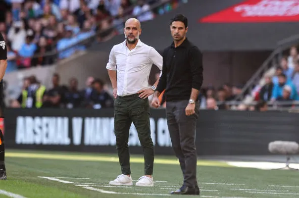 Pep Guardiola khó chịu với Mikel Arteta