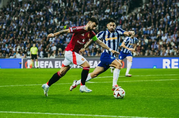 Porto 3-3 Man Utd - Công làm, thủ phá