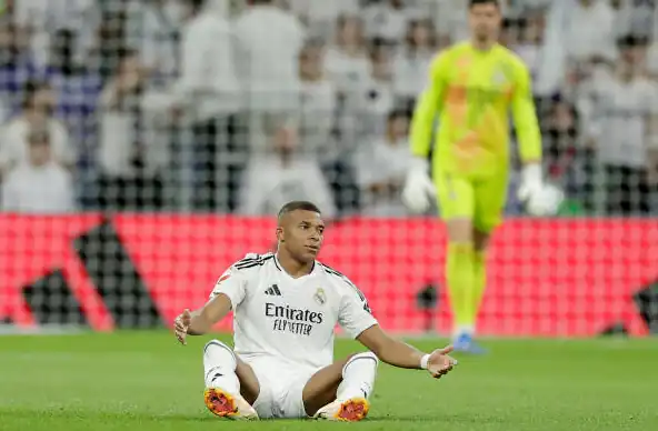 Real Madrid 3-2 Alaves: Không thể ngăn cản Mbappe